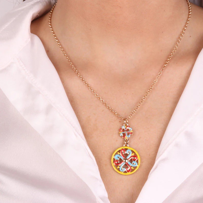 I Love Sicily - BYS - Collana in metallo con maioliche rosso, giallo e azzurro