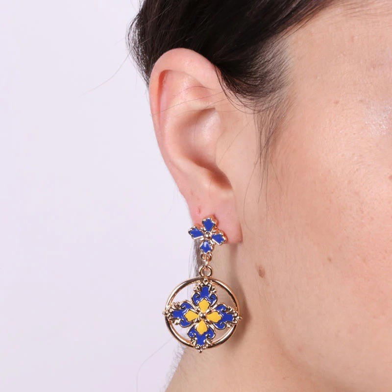 I Love Sicily - BYS - Orecchini in metallo con maioliche blu e gialle