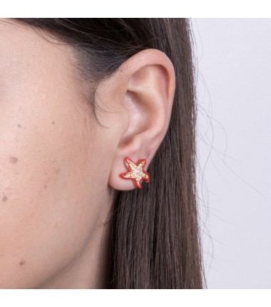 BYS - Metal stud earrings with red starfish and pearls